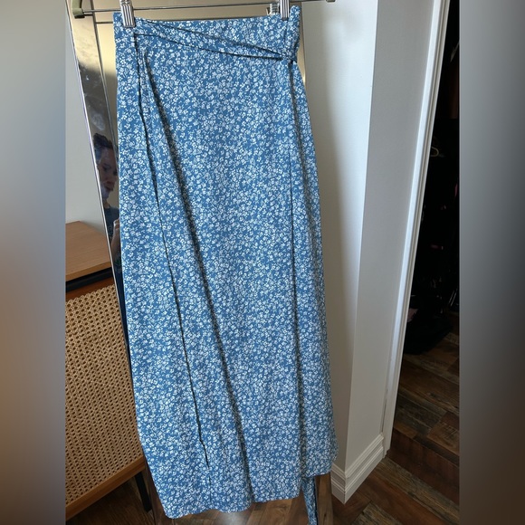 SOLD Flower Print Wrap Skirt - Picture 3 of 4